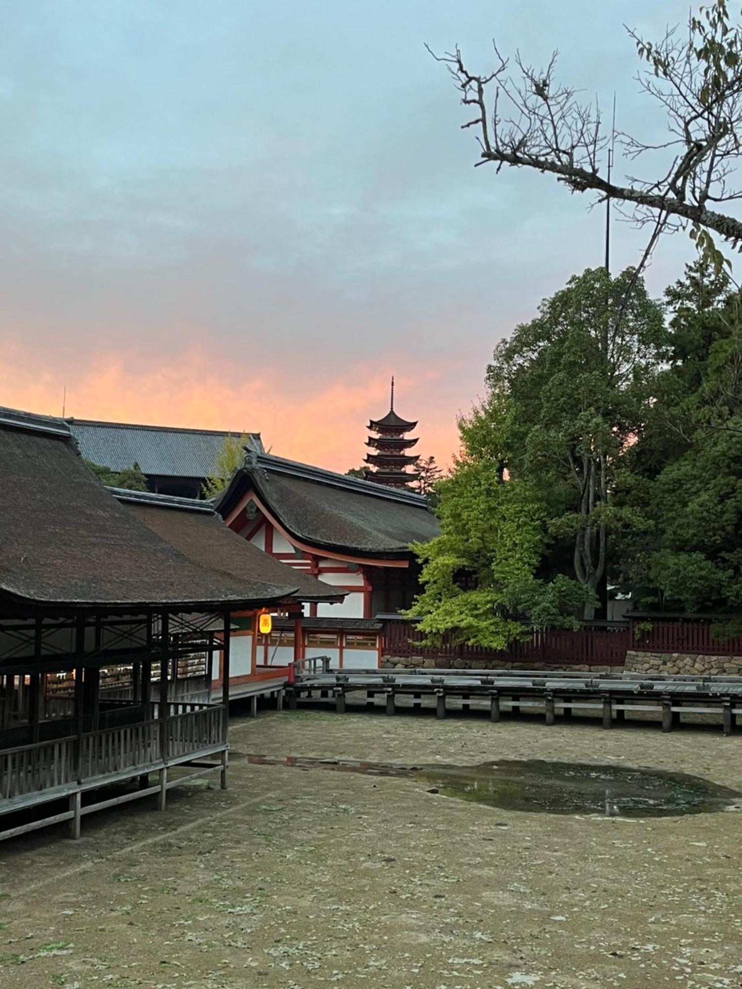 宮島 町家宿 進龍庵 Хацукаити Экстерьер фото